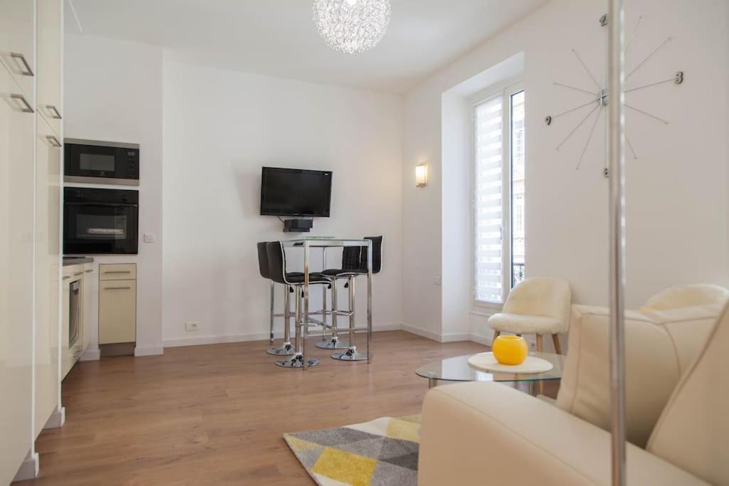 #28 1 Bdr Flat Ac Balcony Hper Central 10Mins To Beach & Old Town Nizza Exterior foto